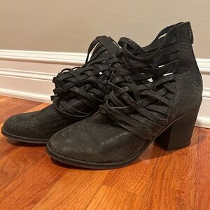 FREE PEOPLE BOOTIES